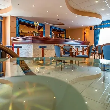 Astir Palace Hotel 4*